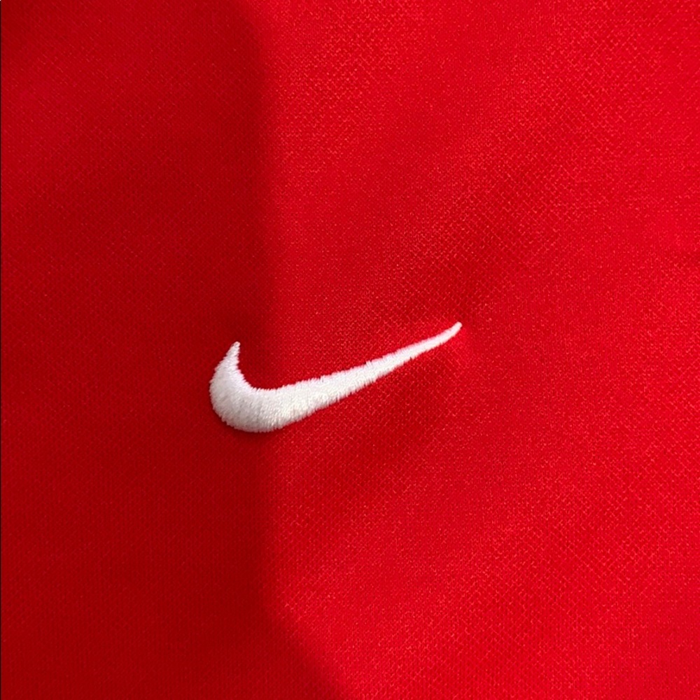 Red tee - Picture 3 of 4